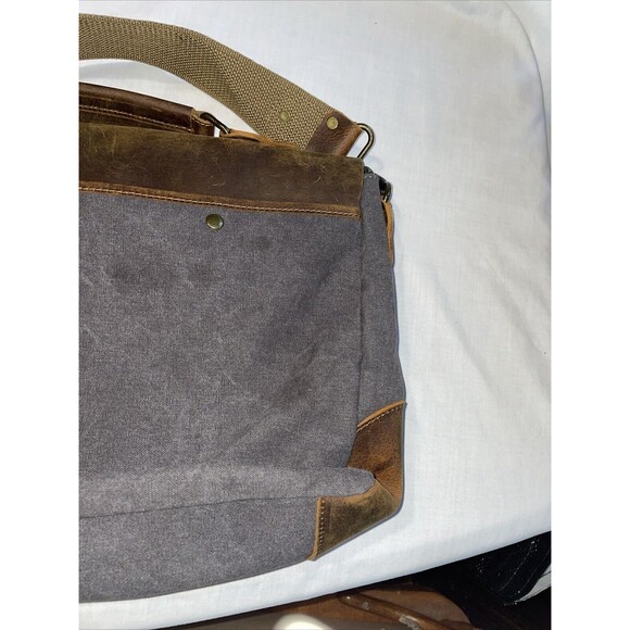 Vaschy Messenger Bag 11x16x4 Shoulder Strp Adjustable Field Training Academy NWT - Picture 12 of 12